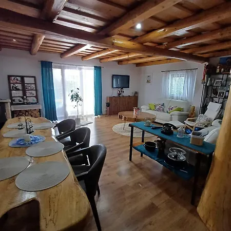 Rezbarsky Dvor U Chromeka *